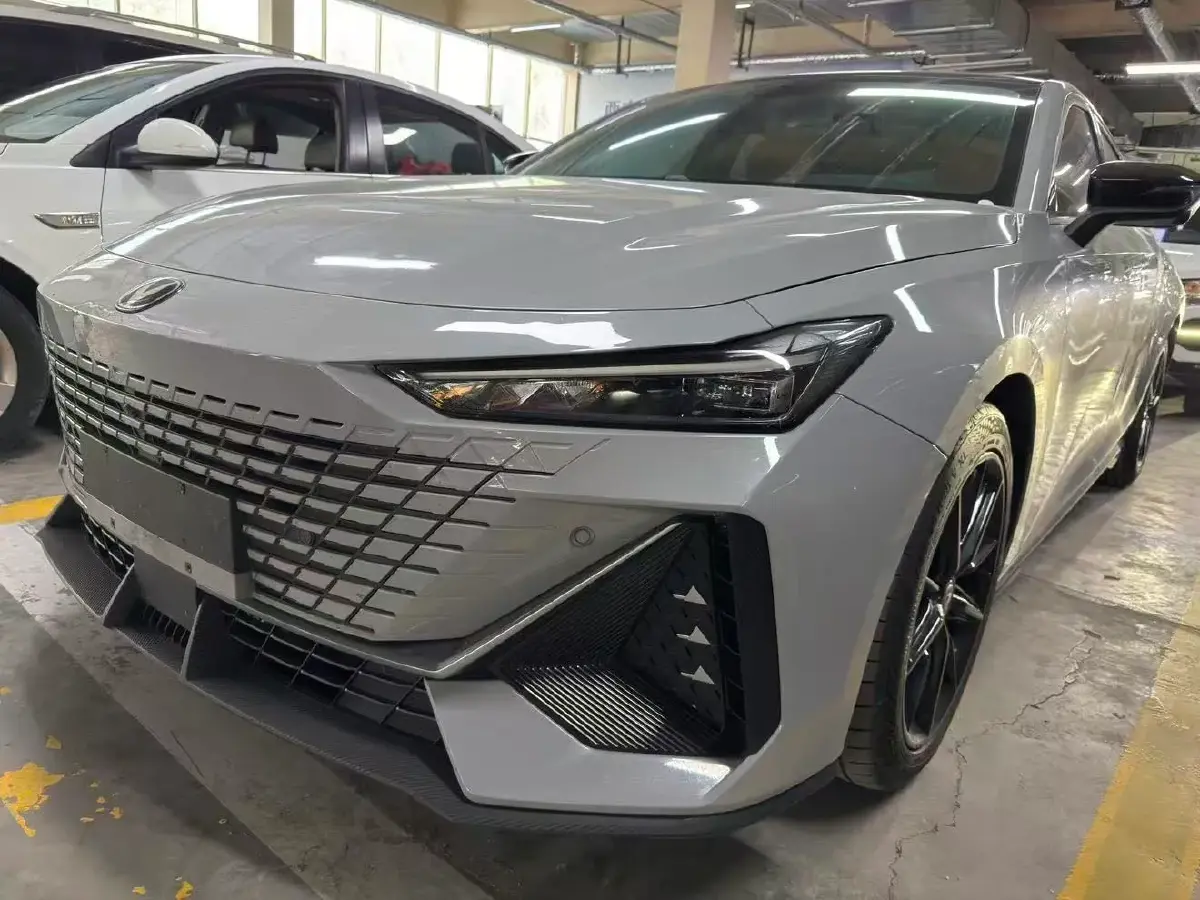 2022 ChangAn UNI-V 1.5T 188HP L4 7DCT