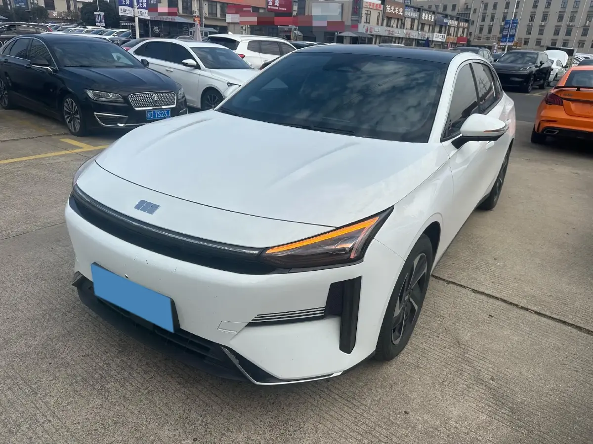 2024 Geely Galaxy L6 1.5T 163HP L4 3DHT PHEV