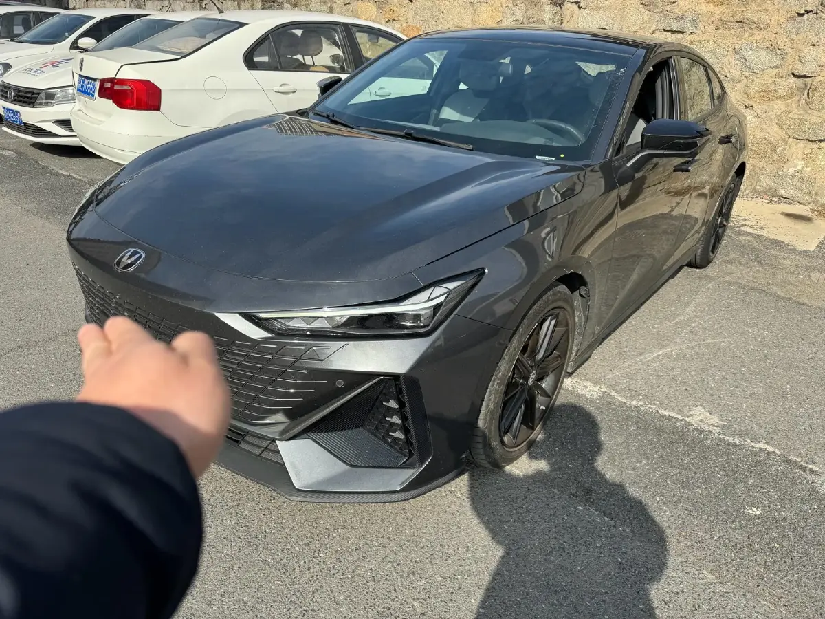 2023 ChangAn UNI-V 1.5T 188HP L4 7DCT