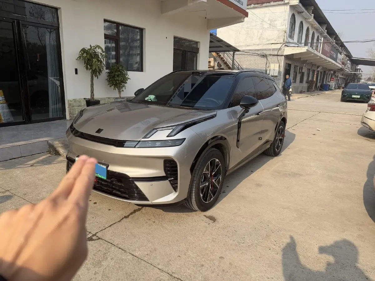 2026 LYNK&CO 08 EM-P 1.5T 163HP L4 3DHT PHEV