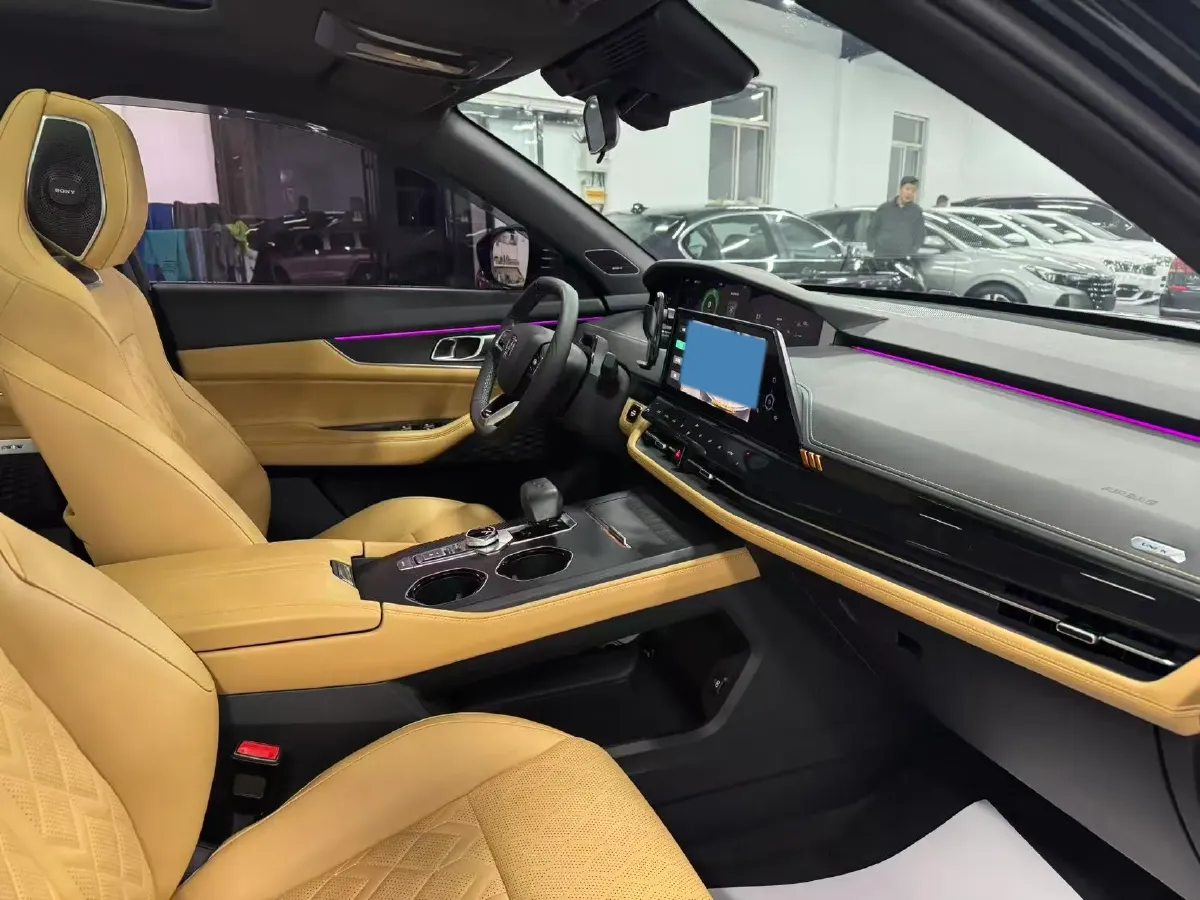 2021 ChangAn UNI-K 2.0T 233HP L4 8AT,autocango,china used car exporter,china ev exporter,chinese used car exporter,chinese used ev exporter