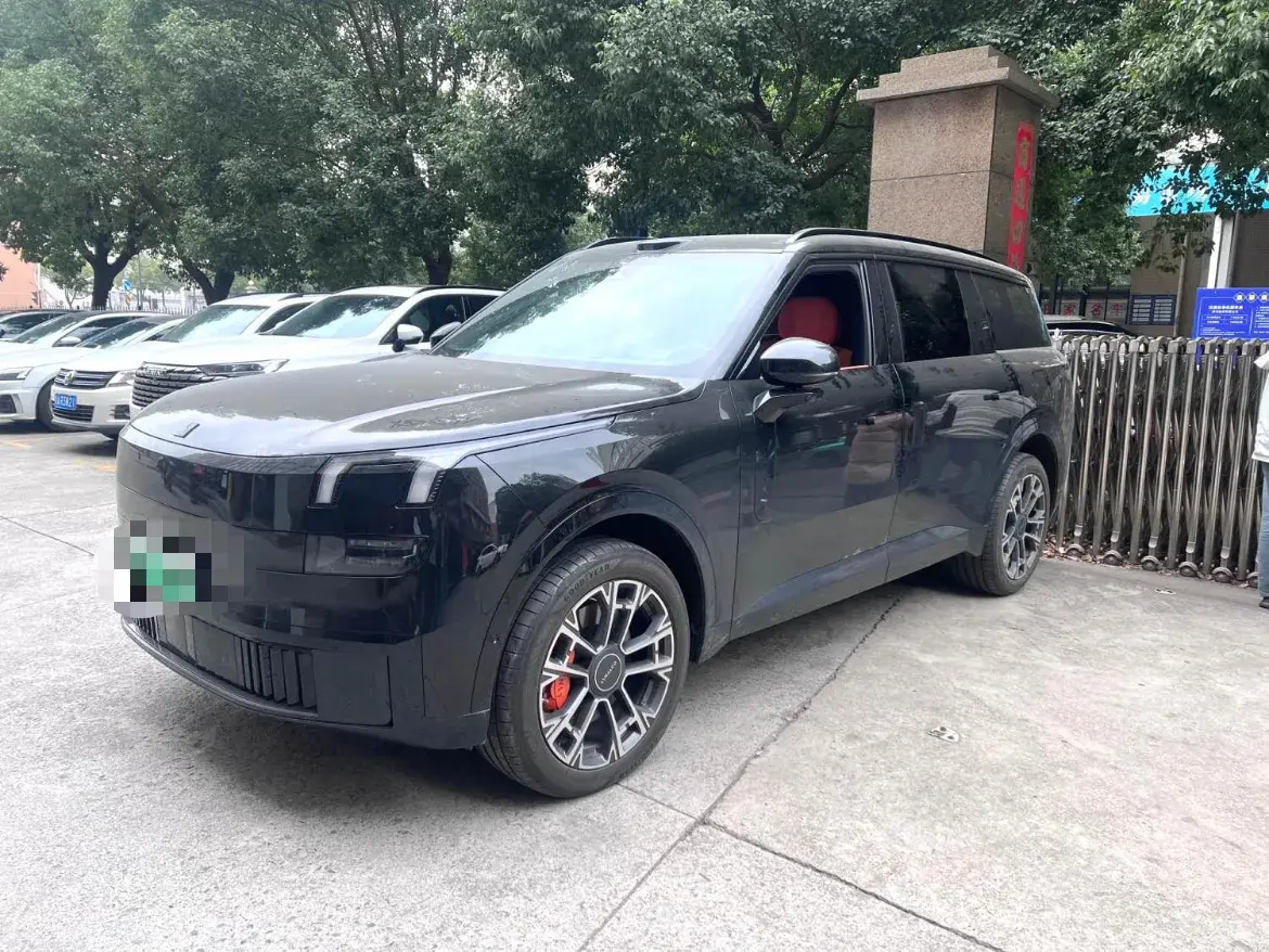 2025 LYNK&CO 900 1.5T 190HP L4 3DHT PHEV 43.3KWH