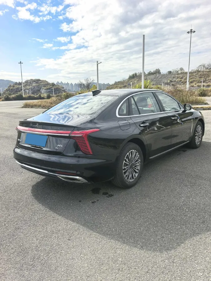 2025 HongQi H5 1.5T 169HP L4 7DCT,autocango,china used car exporter,china ev exporter,chinese used car exporter,chinese used ev exporter