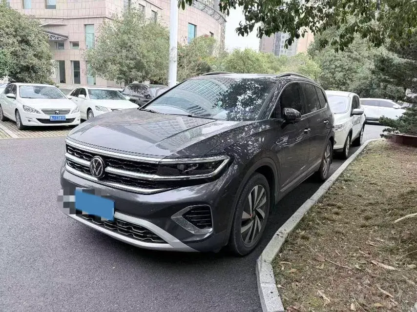 2022 Volkswagen Talagon 2.0T 220HP L4 7DCT