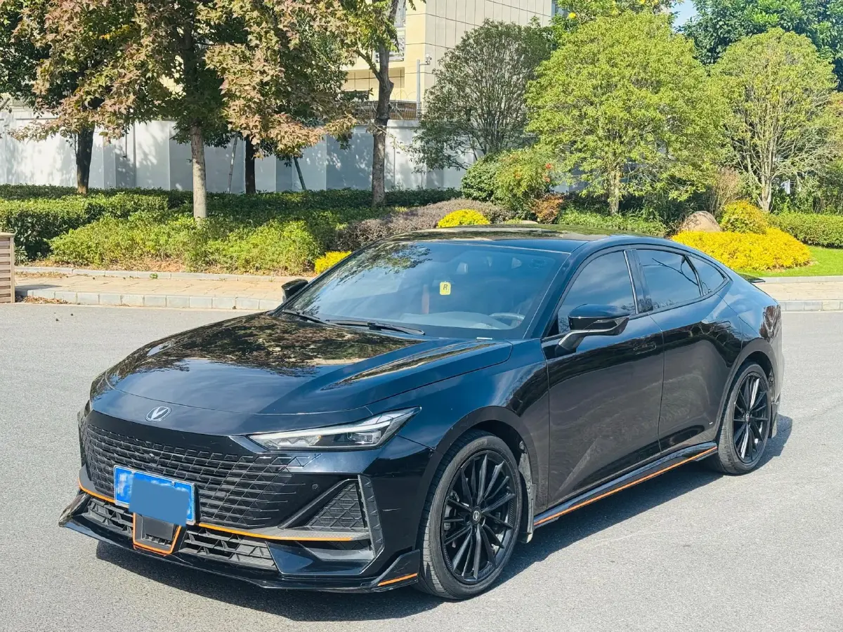 2022 ChangAn UNI-V 1.5T 188HP L4 7DCT