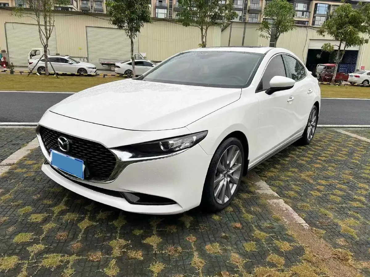 2021 Mazda 3 Axela 2.0L 158HP L4 6AT