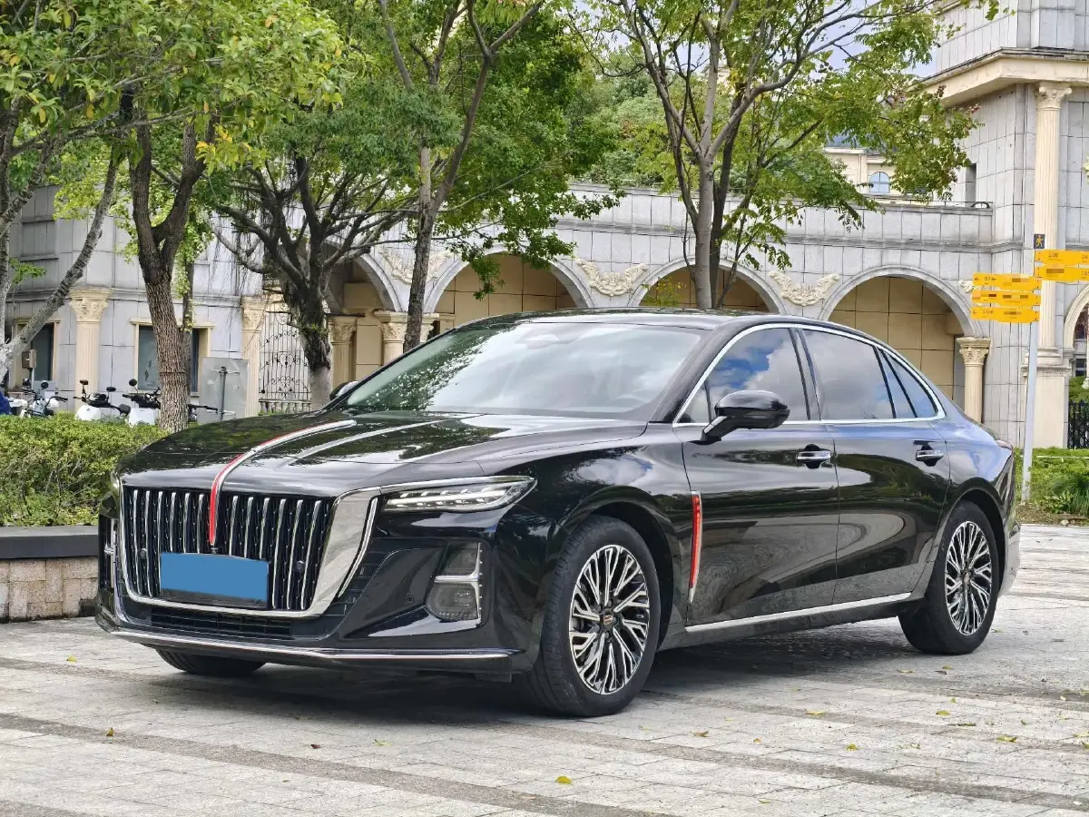 2024 HongQi H5 2.0T 224HP L4 8AT
