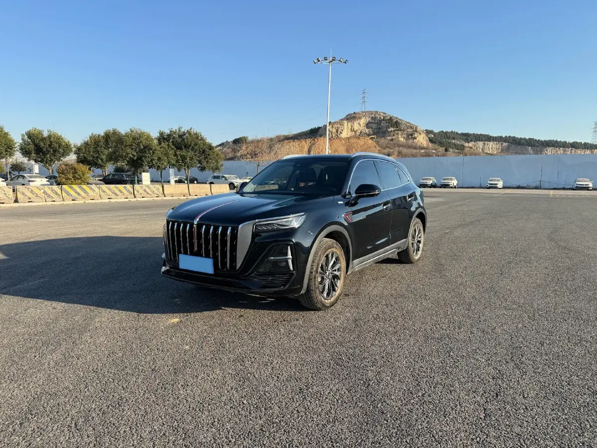 2025 HongQi HS5 2.0T 252HP L4 8AT