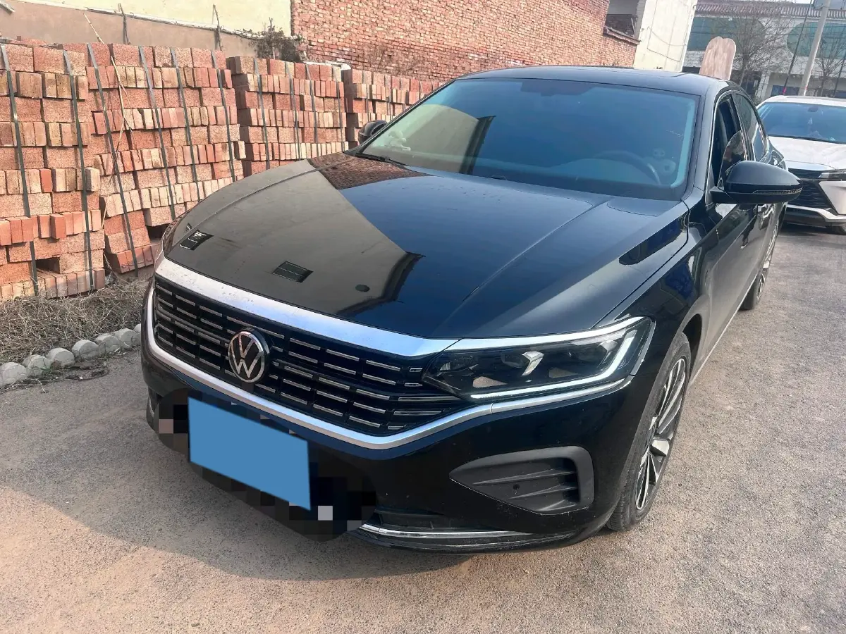 2024 Volkswagen Passat 2.0T 220HP L4 7DCT