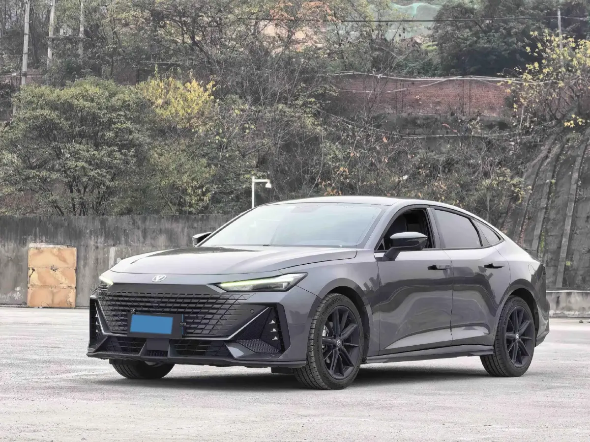 2022 ChangAn UNI-V 1.5T 188HP L4 7DCT
