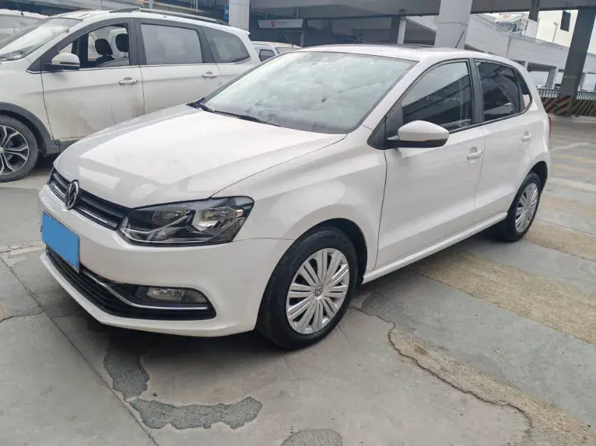 2016 Volkswagen Polo 1.6L 110HP L4 6AT