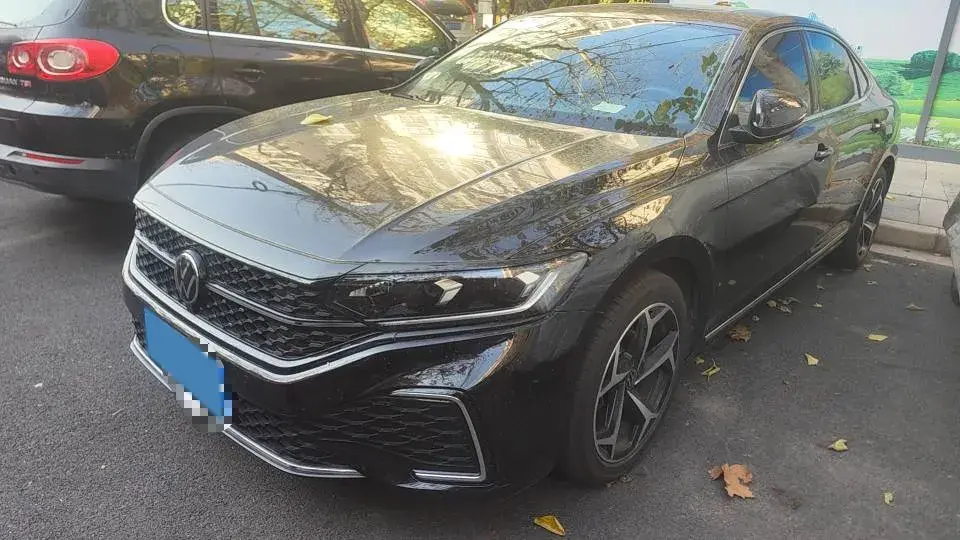 2024 Volkswagen Passat 2.0T 220HP L4 7DCT