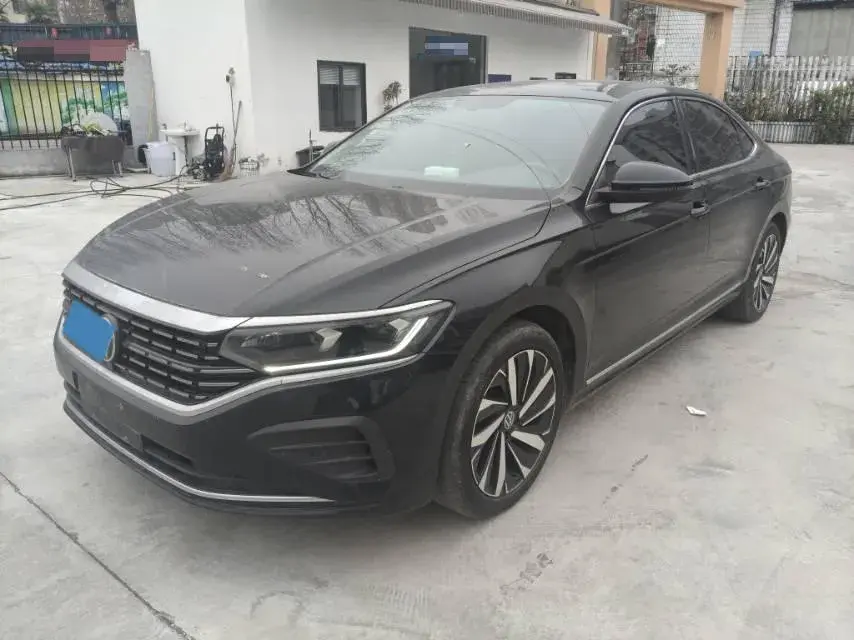 2024 Volkswagen Passat 2.0T 186HP L4 7DCT