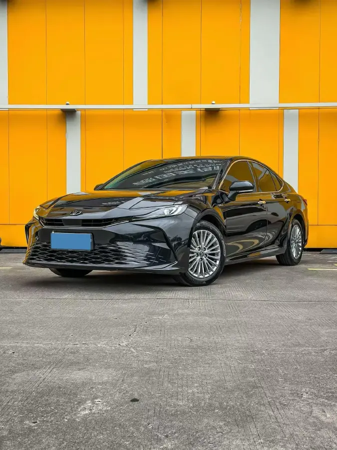 2024 Toyota Camry 2.0L 152HP L4 E-CVT Hybrid