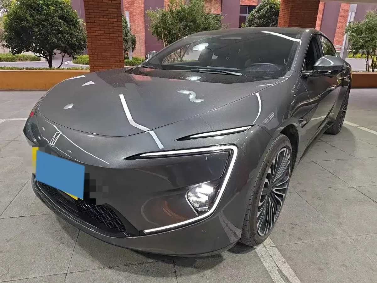 2025 Avatr 12 1.5T 156HP L4 REEV 39.05KWH