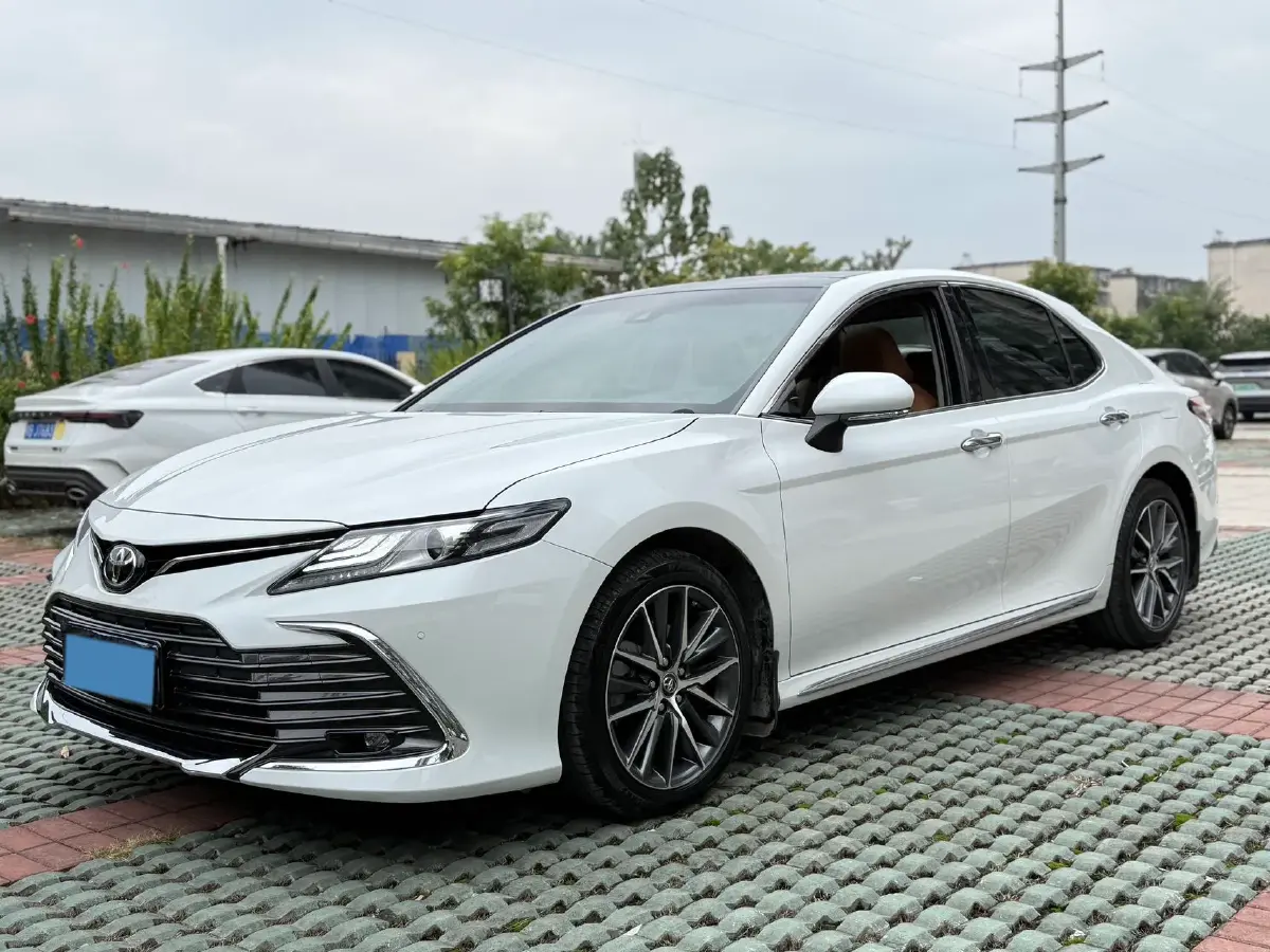 2023 Toyota Camry 2.5L 207HP L4 8AT