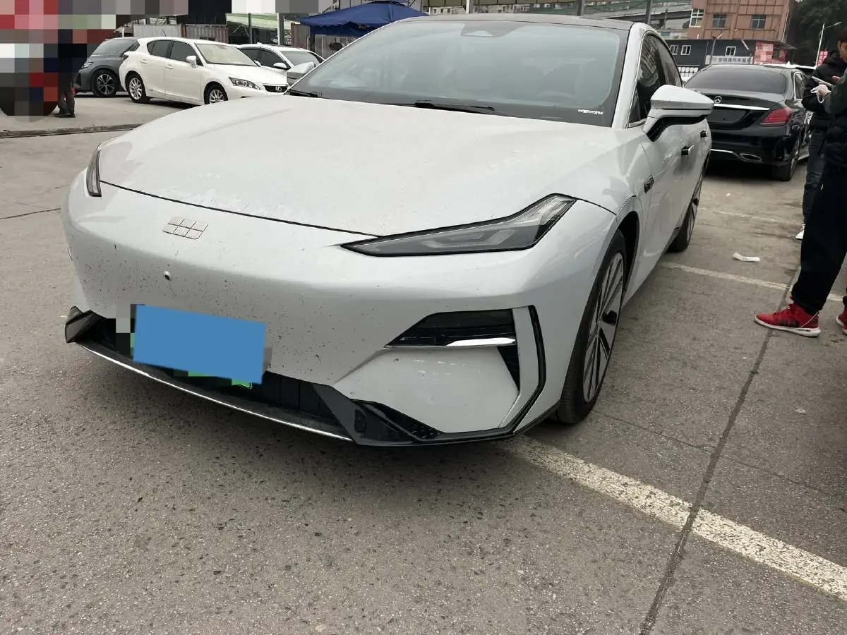 2024 Geely Galaxy E8 BEV 62KWH