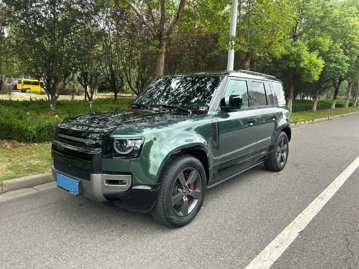 2024 Land Rover Defender 3.0T 400HP L6 8AT