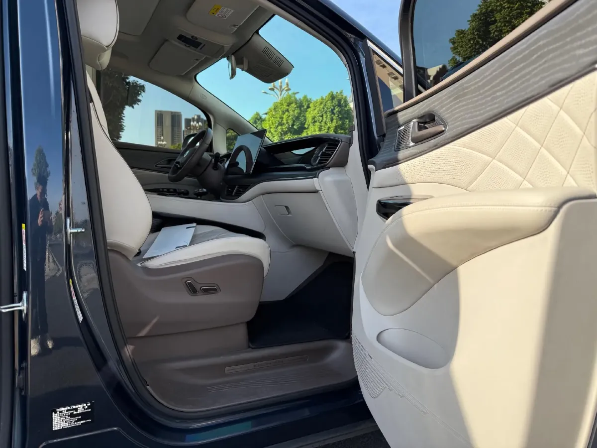 2022 Mercedes-Benz GLC Class 2.0T 197HP L4 9AT,autocango,china used car exporter,china ev exporter,chinese used car exporter,chinese used ev exporter