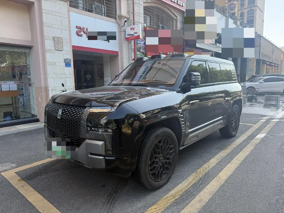 2023 YangWang U8 2.0T 272HP L4 REEV 49.05KWH