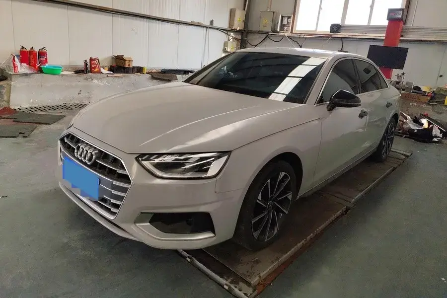 2022 Audi A4L 2.0T 190HP L4 7DCT