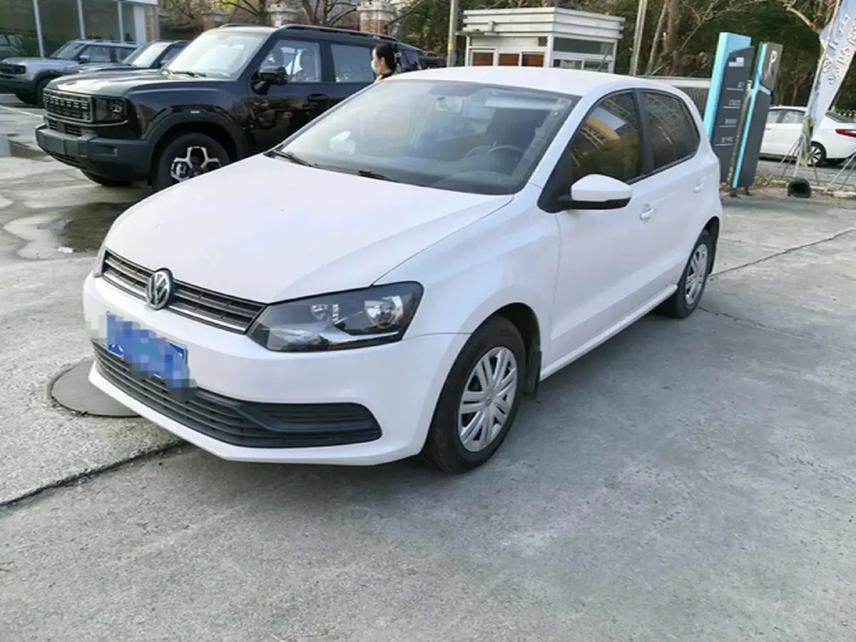2016 Volkswagen Polo 1.4L 90HP L4 5MT