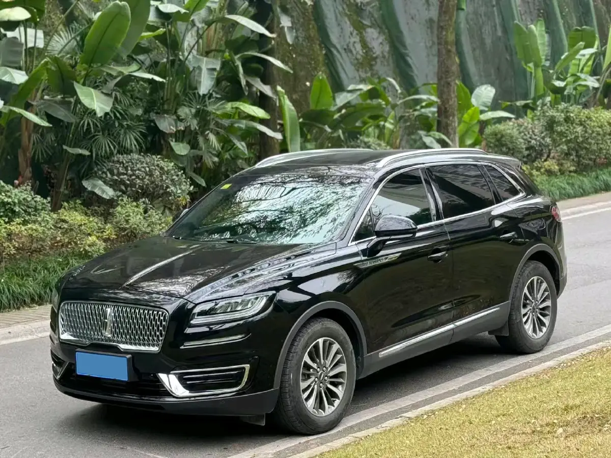 2019 Lincoln Nautilus 2.0T 224HP L4 8AT