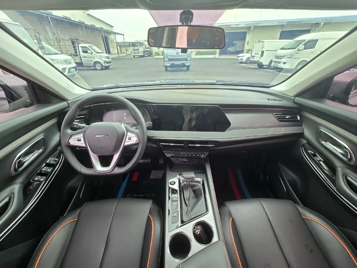 2022 ChangAn Oshan X7 Plus 1.5T 188HP L4 7DCT,autocango,china used car exporter,china ev exporter,chinese used car exporter,chinese used ev exporter