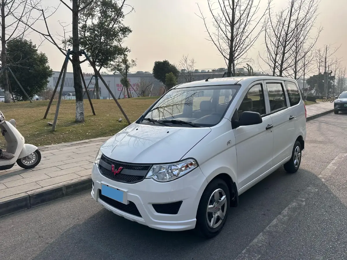 2015 WuLing HongGuang 1.5L 112HP L4 5MT