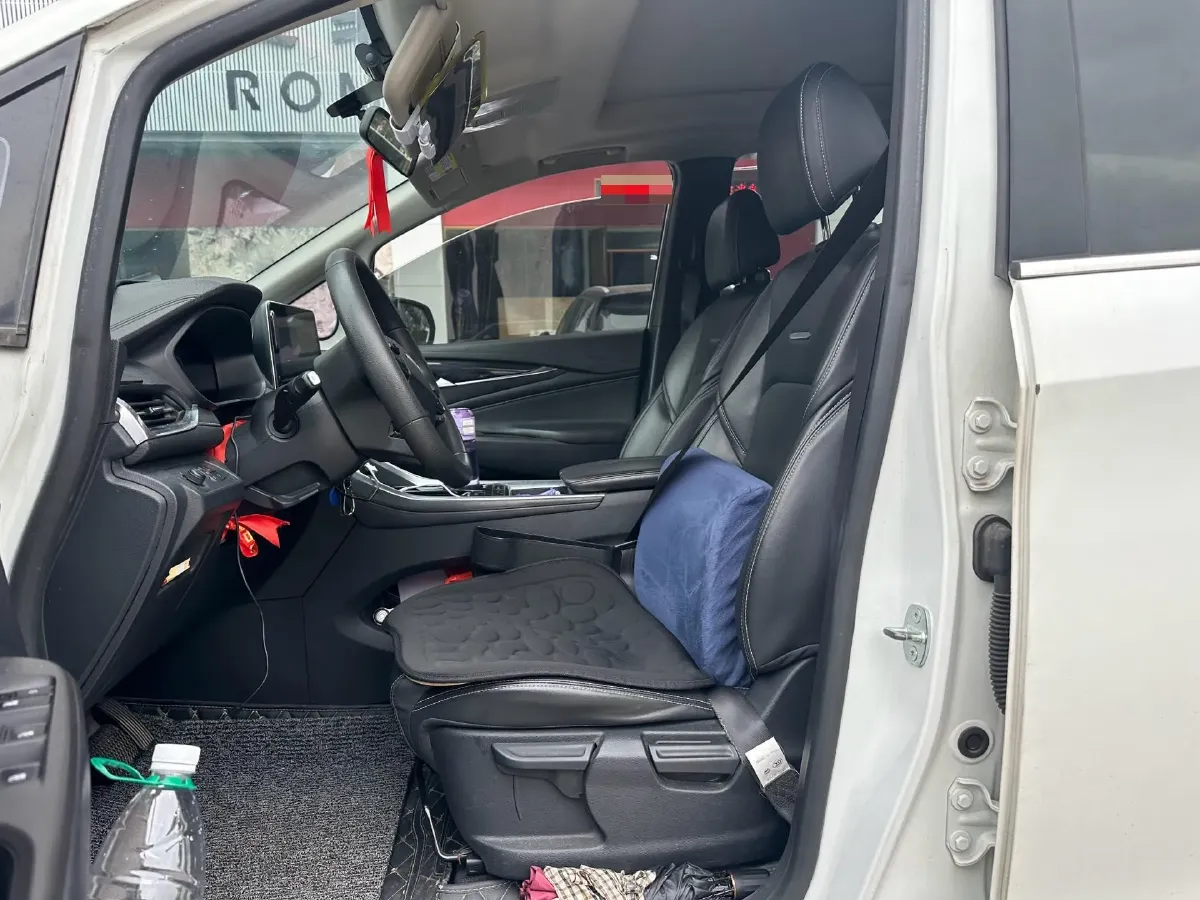 2022 MAXUS Euniq 5 BEV 70KWH,autocango,china used car exporter,china ev exporter,chinese used car exporter,chinese used ev exporter