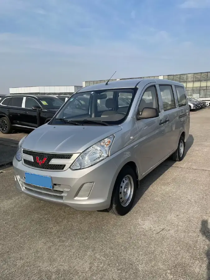 2019 WuLing RongGuang V 1.5L 99HP L4 6MT