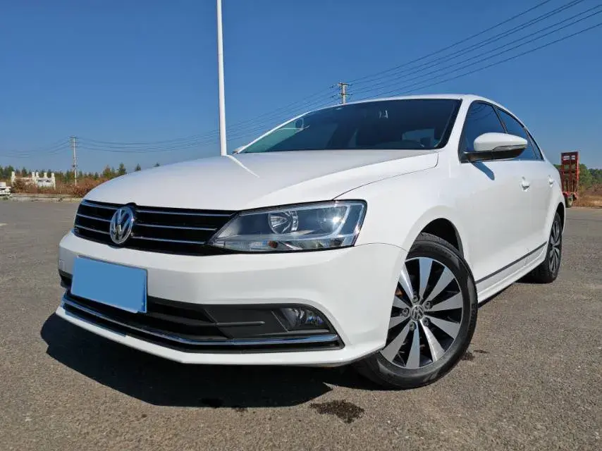 2018 Volkswagen Sagitar 1.2T 110HP L4 7DCT