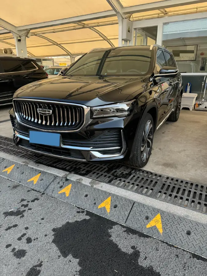 2021 Geely Monjaro 2.0T 238HP L4 8AT