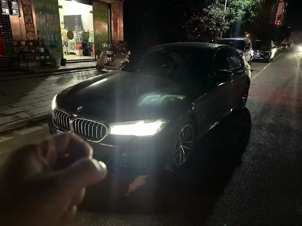 2022 BMW 5 Series 2.0T 184HP L4 8AT