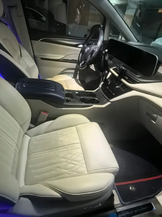 2023 Buick GL8 2.0T 237HP L4 9AT,autocango,china used car exporter,china ev exporter,chinese used car exporter,chinese used ev exporter