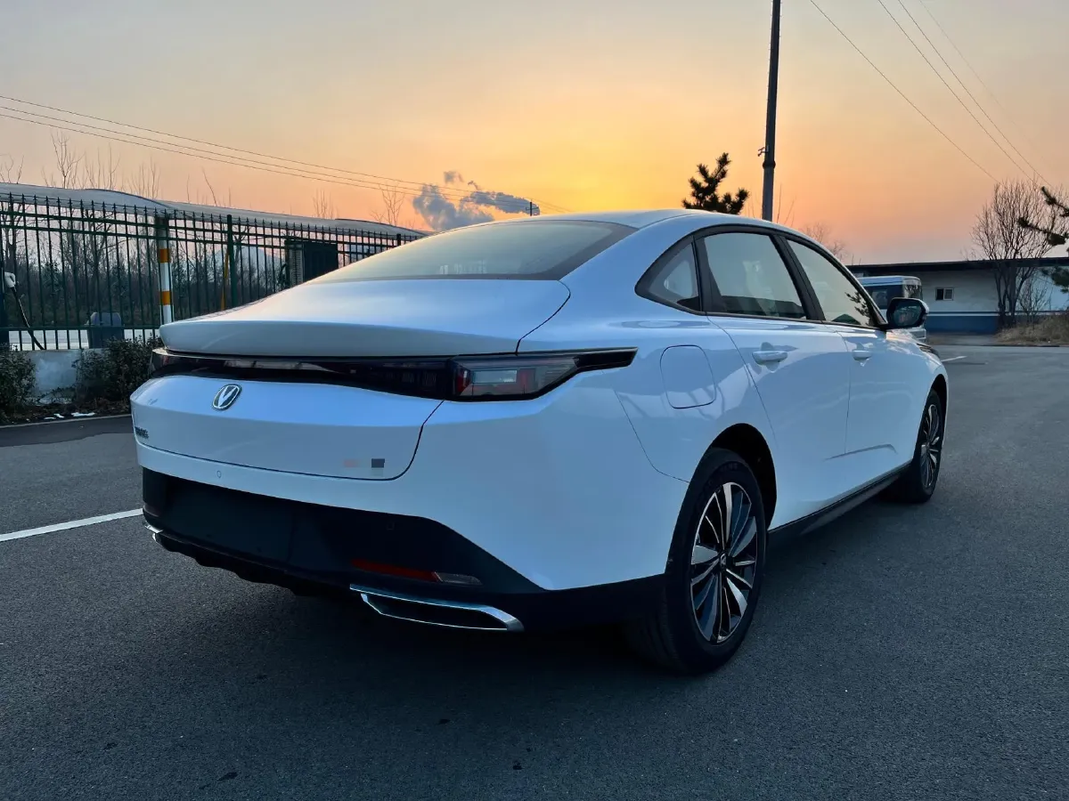 2025 ChangAn EadoPHEV 1.5L 98HP L4 E-CVT PHEV,autocango,china used car exporter,china ev exporter,chinese used car exporter,chinese used ev exporter