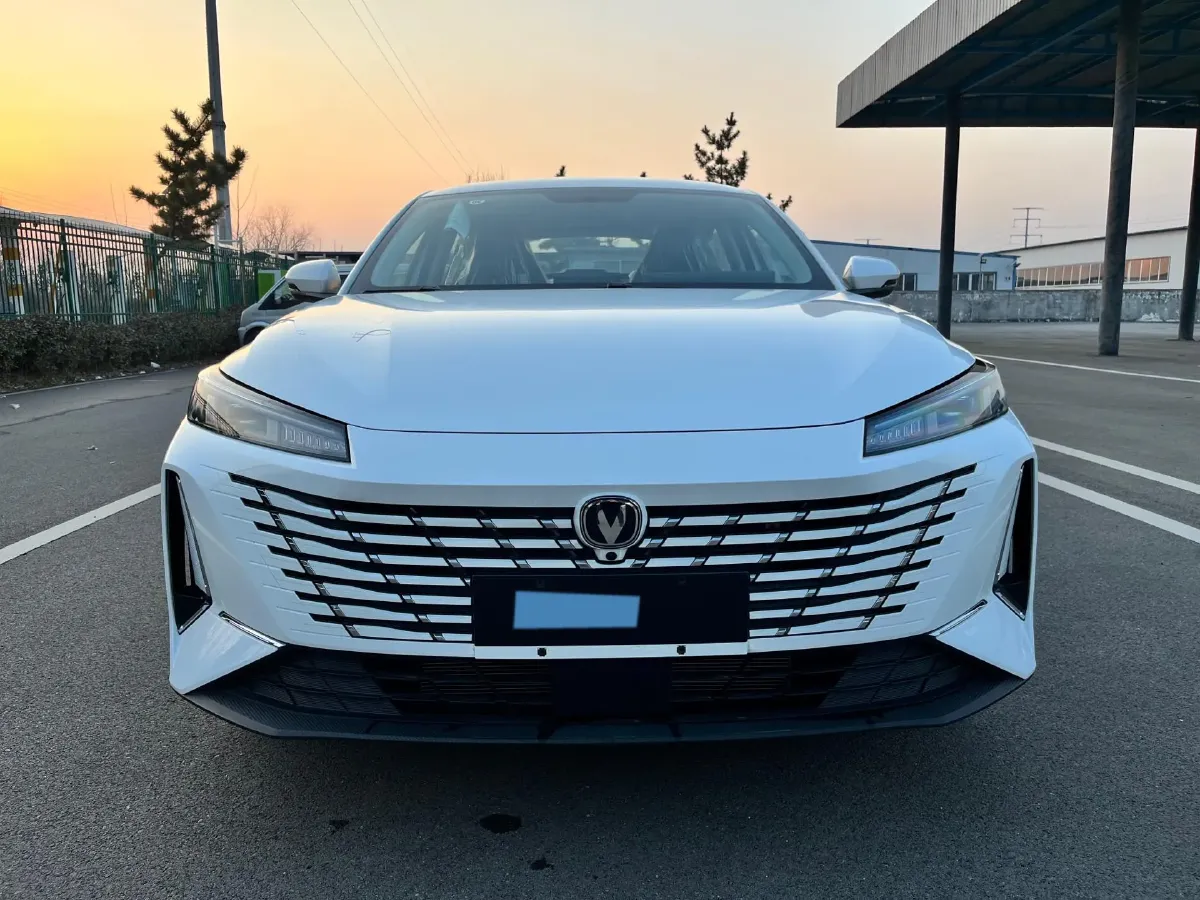 2025 ChangAn EadoPHEV 1.5L 98HP L4 E-CVT PHEV,autocango,china used car exporter,china ev exporter,chinese used car exporter,chinese used ev exporter