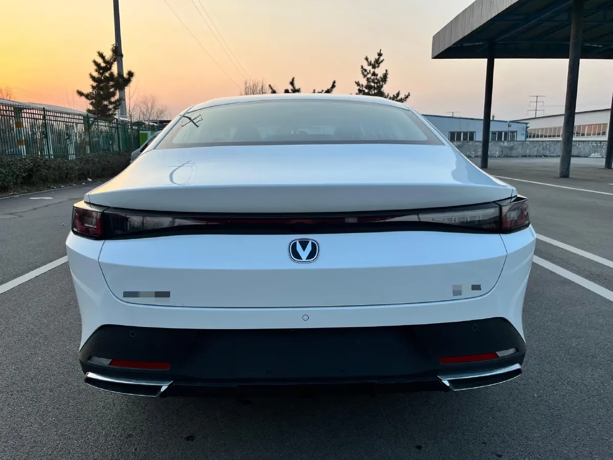 2025 ChangAn EadoPHEV 1.5L 98HP L4 E-CVT PHEV,autocango,china used car exporter,china ev exporter,chinese used car exporter,chinese used ev exporter