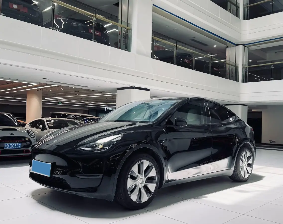 2022 Tesla Model Y BEV 60KWH