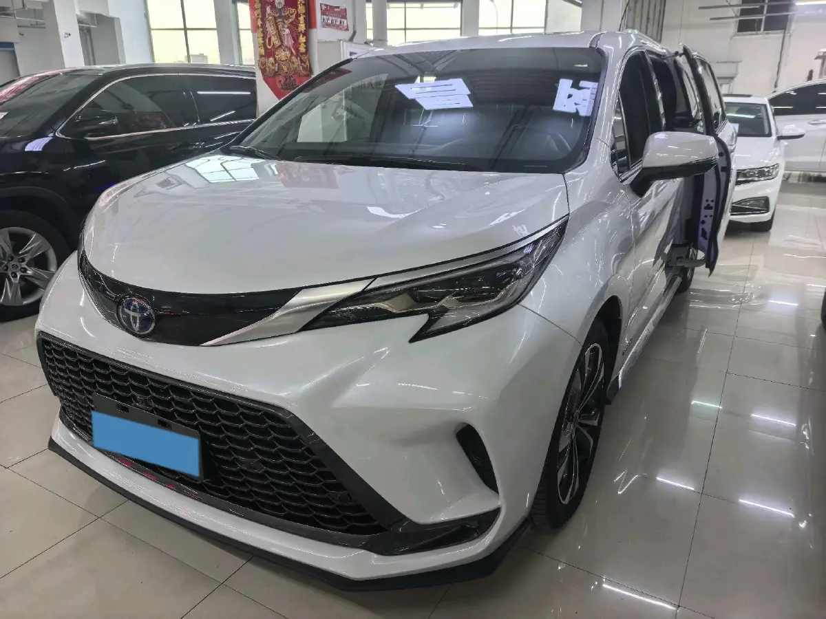 2023 Toyota Granvia 2.5L 189HP L4 E-CVT Hybrid