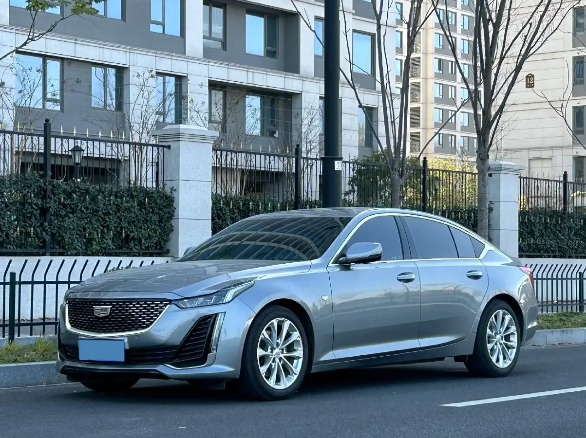 2023 Cadillac CT5 2.0T 237HP L4 10AT
