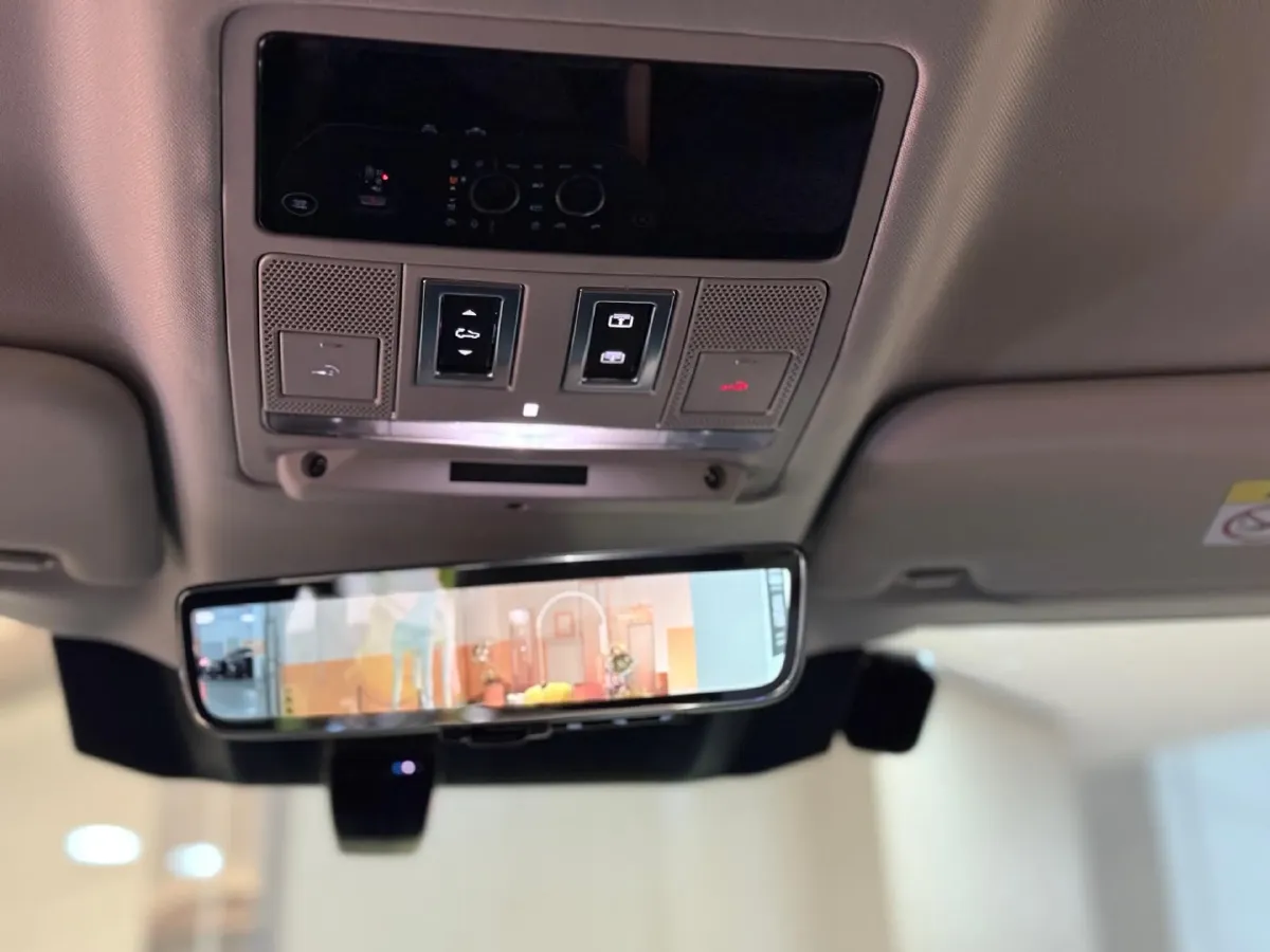 2022 Land Rover Defender 3.0T 400HP L6 8AT,autocango,china used car exporter,china ev exporter,chinese used car exporter,chinese used ev exporter