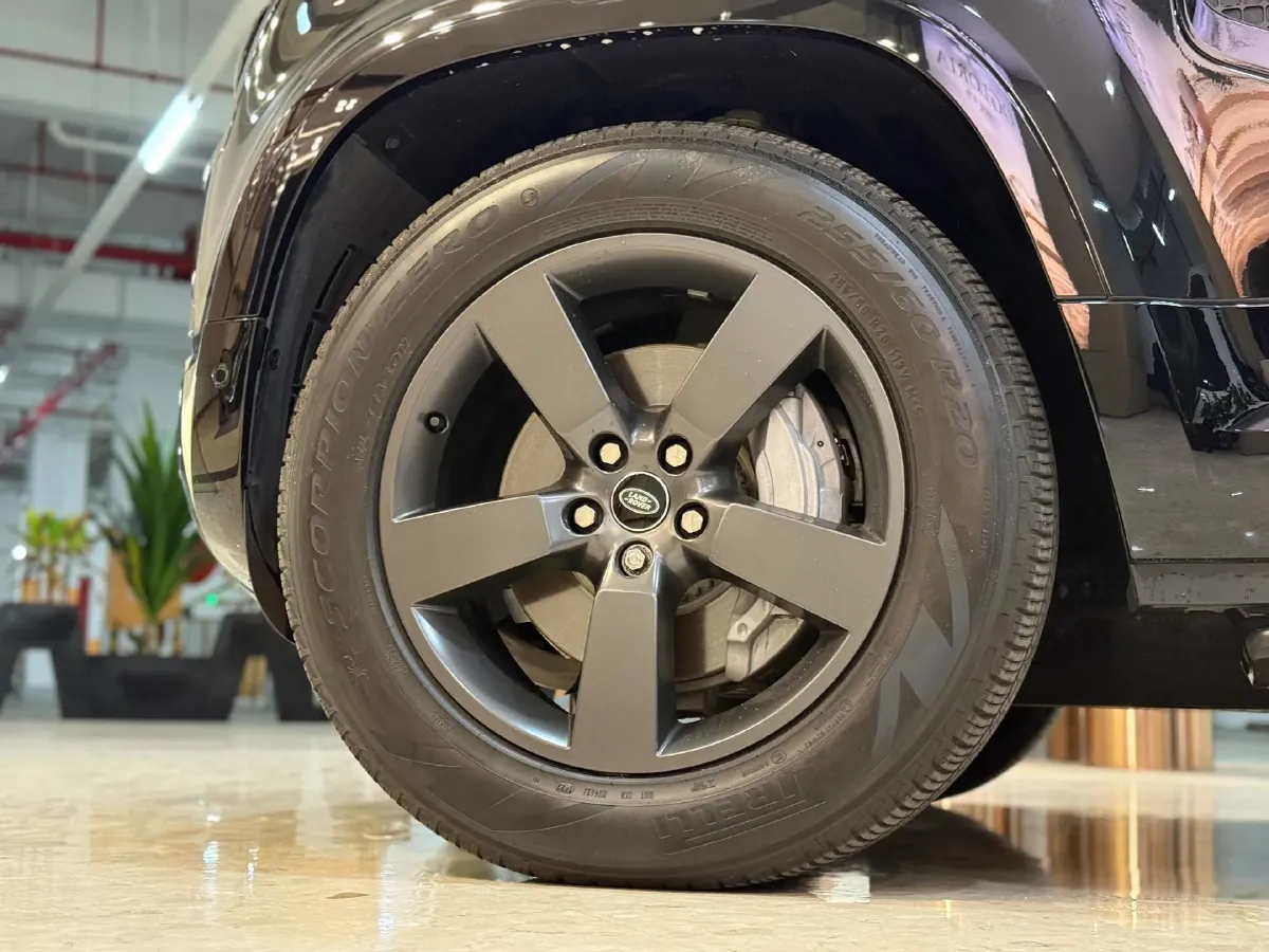 2022 Land Rover Defender 3.0T 400HP L6 8AT,autocango,china used car exporter,china ev exporter,chinese used car exporter,chinese used ev exporter