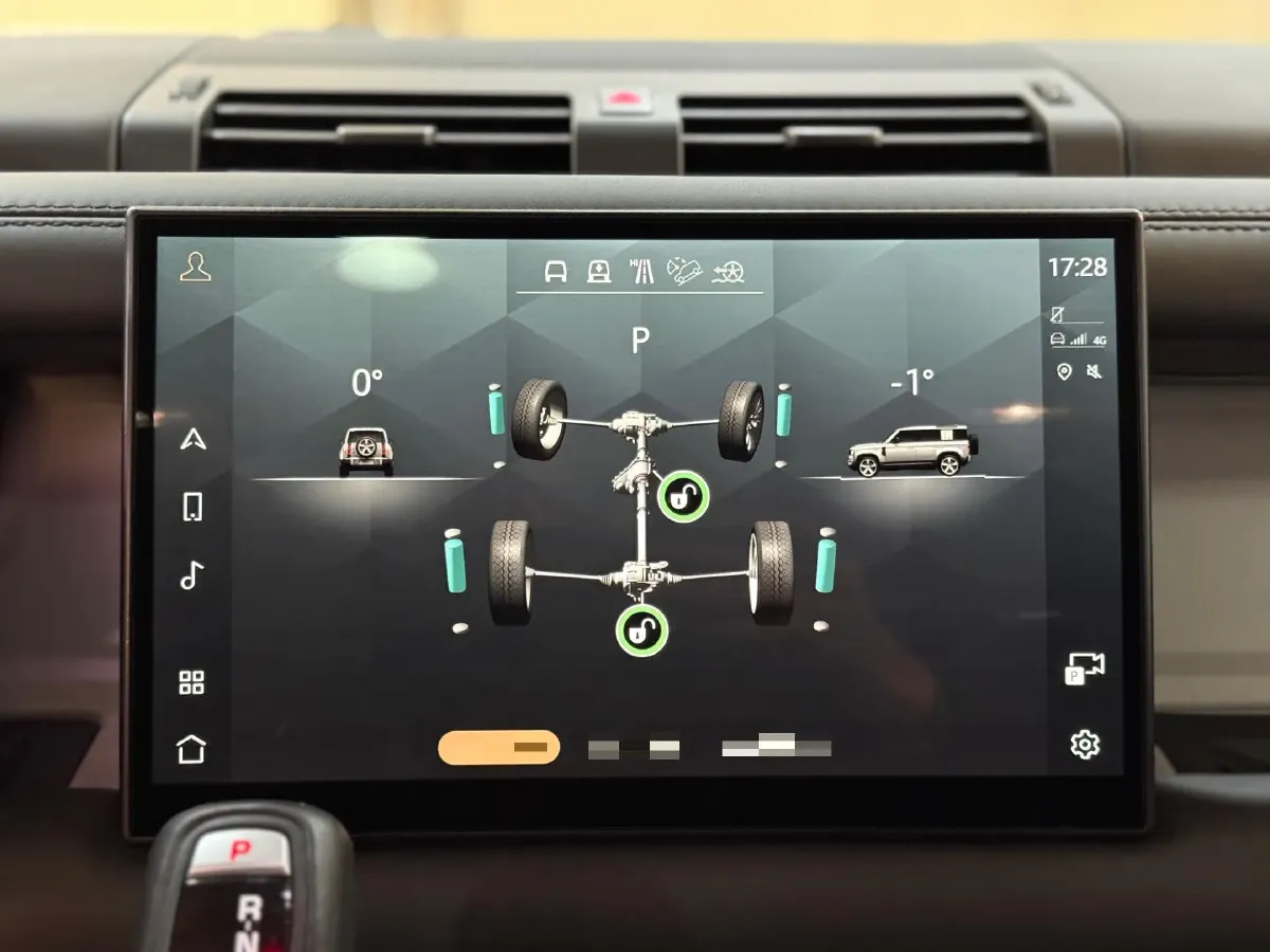 2022 Land Rover Defender 3.0T 400HP L6 8AT,autocango,china used car exporter,china ev exporter,chinese used car exporter,chinese used ev exporter