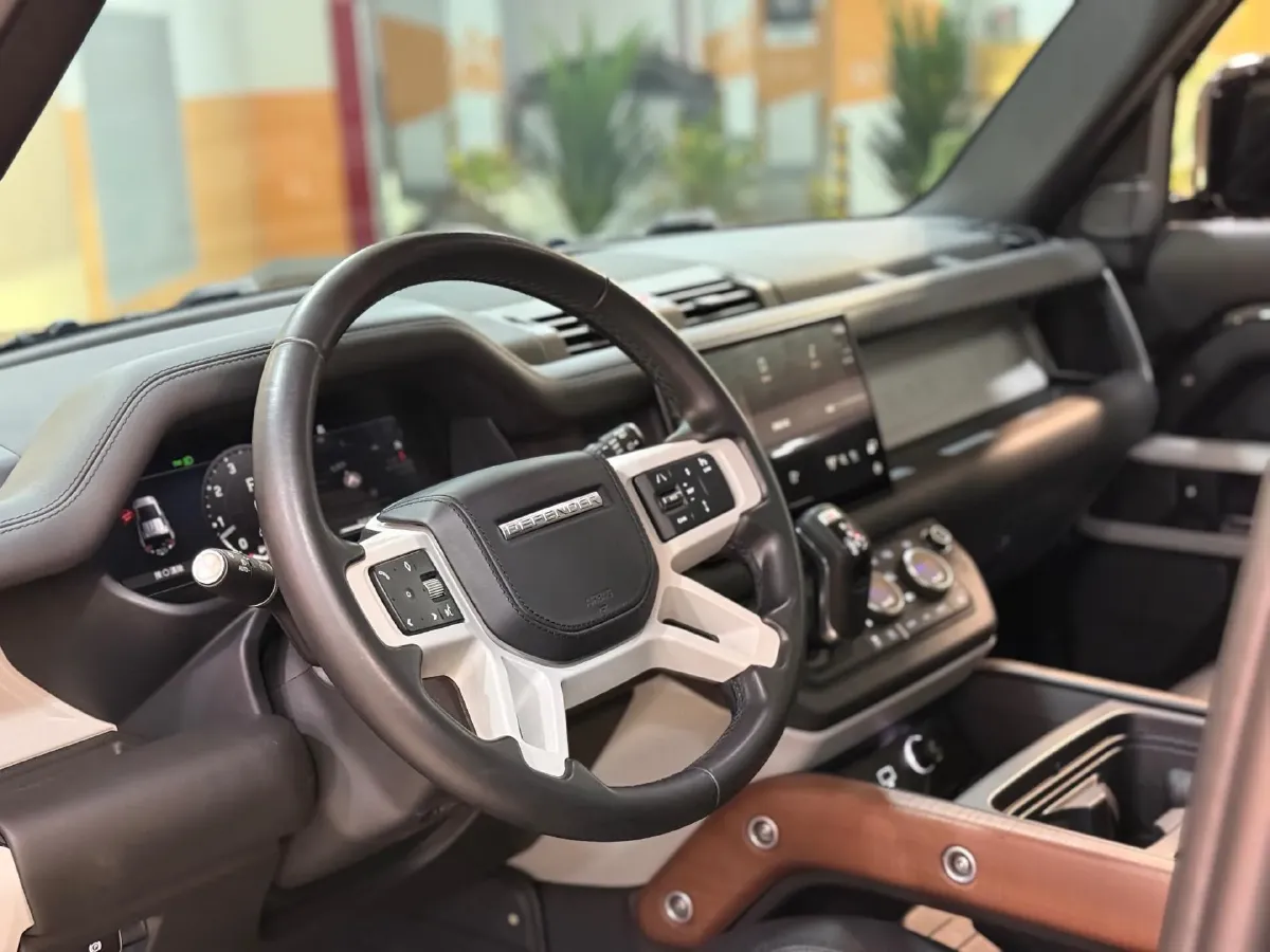 2022 Land Rover Defender 3.0T 400HP L6 8AT,autocango,china used car exporter,china ev exporter,chinese used car exporter,chinese used ev exporter