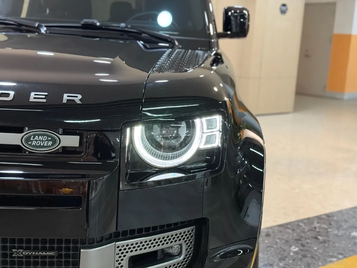 2022 Land Rover Defender 3.0T 400HP L6 8AT,autocango,china used car exporter,china ev exporter,chinese used car exporter,chinese used ev exporter