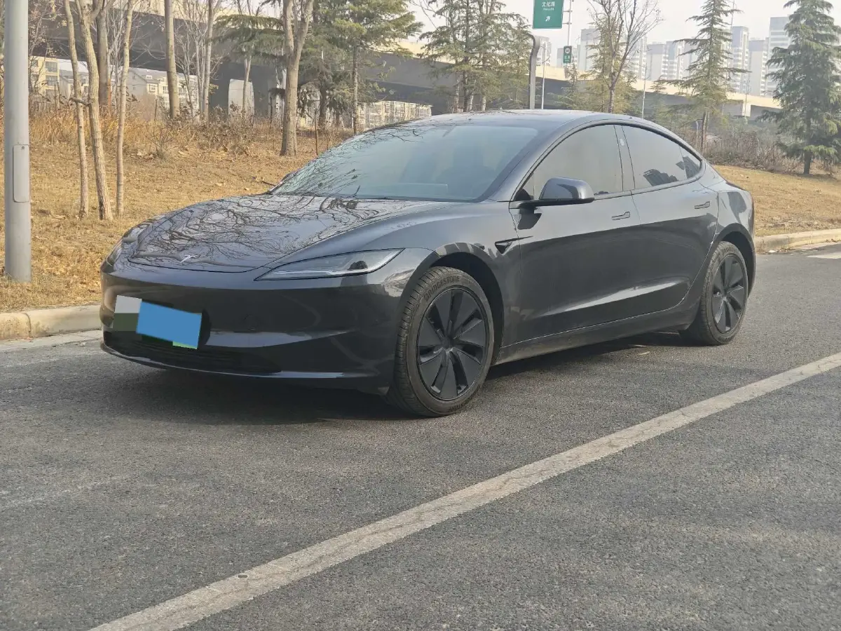 2025 Tesla Model 3 BEV 62.5KWH