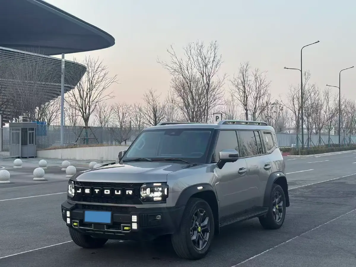 2023 Jetour Traveller 2.0T 254HP L4 7DCT