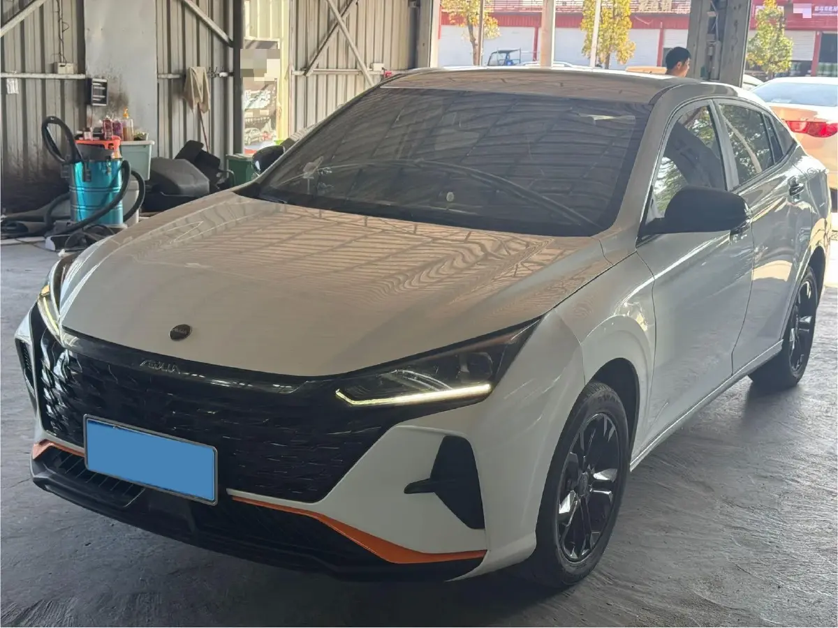2023 DongFeng Aeolus YiXuan 1.5L 125HP L4 5MT