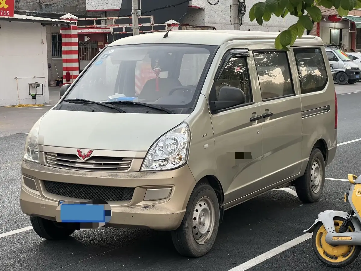 2017 WuLing RongGuang 1.5L 107HP L4 5MT